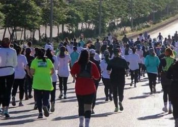 Mujeres en carrera de resistencia en Irán