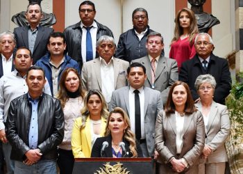 Ministerio Público cita a otros 10 exministros de Áñez por el caso gases lacrimógenos