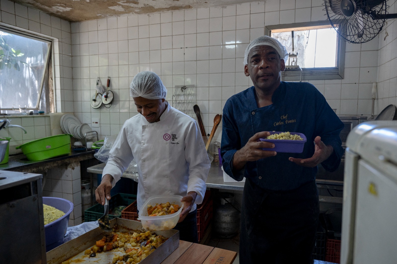 Una de las cocinas solidarias de Gastromotiva. Foto: AFP