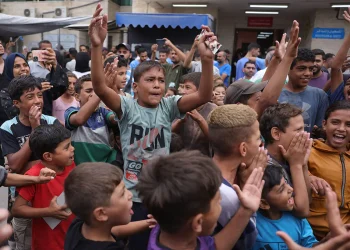 Israel y Hamás acuerdan alto el fuego en Gaza y liberación de rehenes