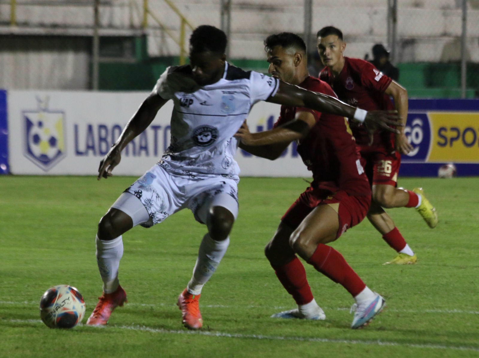 Guabirá empata (2-2) ante Vaca Díez en la última jugada del partido