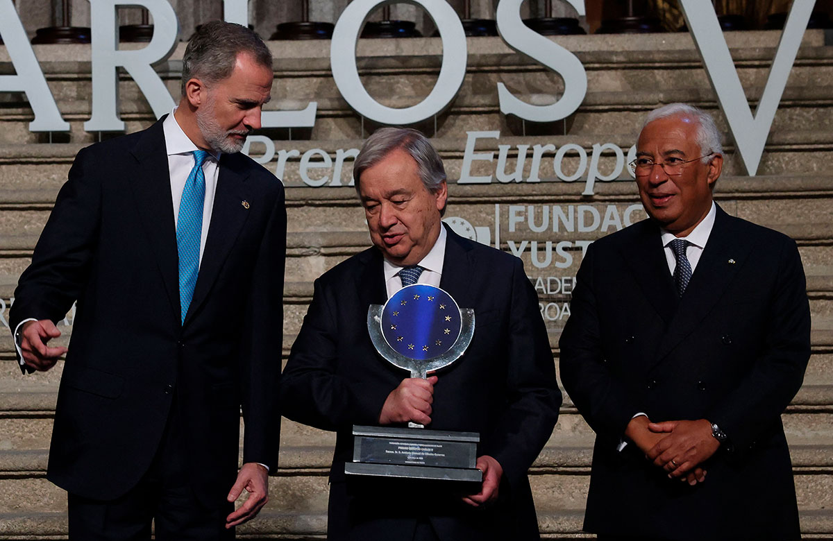guterres_recibe_premio.jpg
