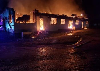 Incendio Guyana colegiala
