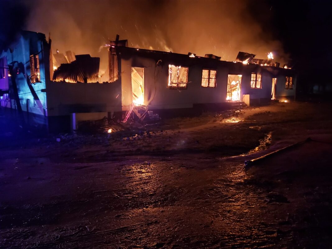 Incendio Guyana colegiala