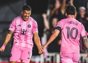 Doblete de Messi guía triunfo de Miami en el arranque de playoffs