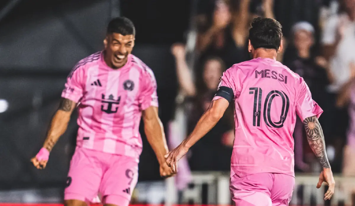 Doblete de Messi guía triunfo de Miami en el arranque de playoffs