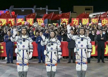Despega la misión espacial tripulada más larga de China (TV pública CCTV)
