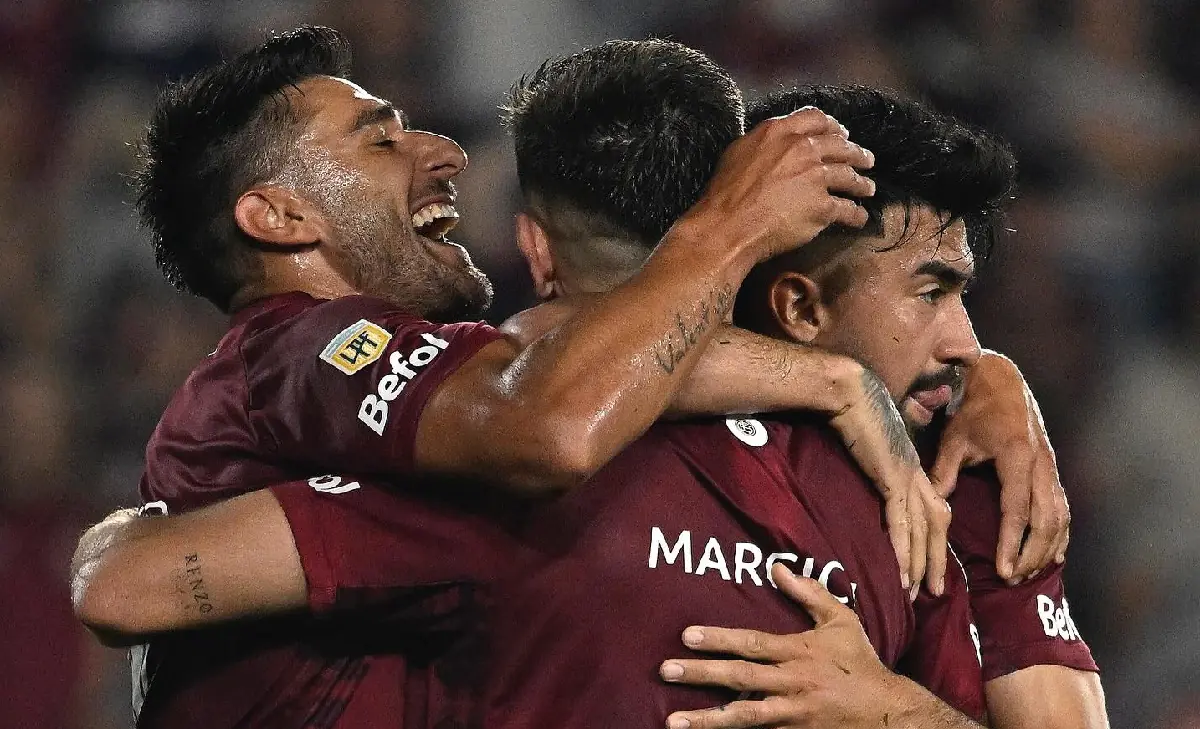 Lanús vence a San Lorenzo y sube en el torneo Clausura argentino