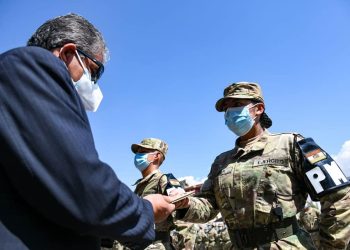Licencian a más de 15.000 premilitares