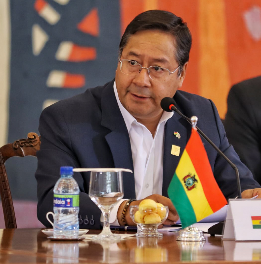 Arce advierte de viejos y nuevos tipos de golpes en Sudamérica, como en Bolivia