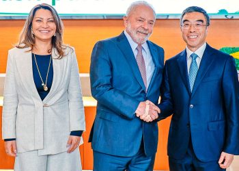 lula_durante_su_visita_a_huawei.jpg