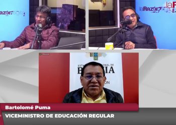 El viceministro de Educación Regular, Bartolome Puma, anuncia acuerdo con el magisterio rural. Foto: La Razón