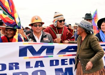 Cox afirma que Arias hizo una ‘advertencia de miedo innecesaria’ sobre la marcha