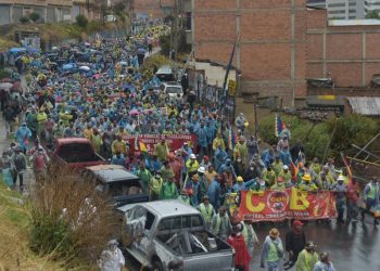 Cinco dirigentes del Pacto de Unidad advierten con trasladar la marcha hasta Santa Cruz