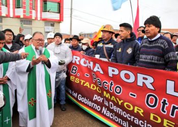Religiosos católicos y metodistas visitan a los marchistas en el cuarto día de la movilización