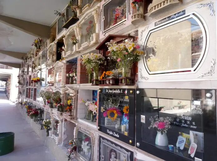 El Cementerio General de La Paz suspenderá algunos servicios por Todos Santos. FOTO: GAMLP