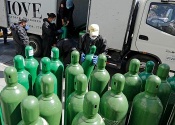 Arias alerta que La Paz está ‘a punto de ser rebasada’ por la escasez de oxígeno medicinal