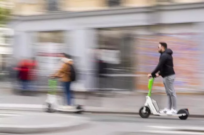 París rechaza con casi un 90 por ciento de votos los patinetes de alquiler. Foto: Europa Press