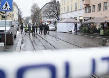 La policía noruega mata a un hombre que intentó apuñalar a varias personas