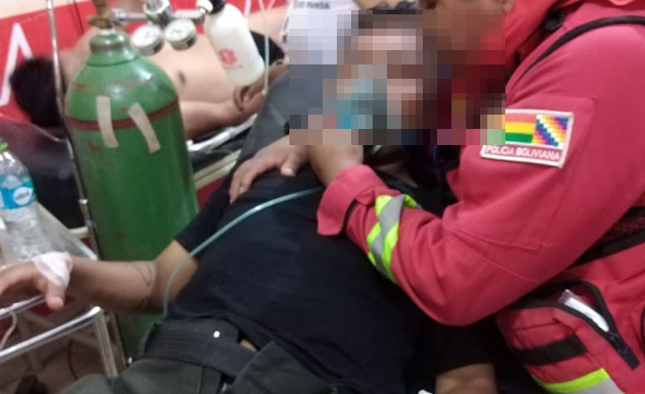 Bomberos reporta tres policías heridos en el enfrentamiento en Mapiri