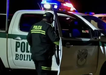 La policía realizó el levantamiento del cadáver/Policía Boliviana
