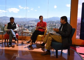 Periodistas consideran que políticos abordan la economía con fines electorales para 2025