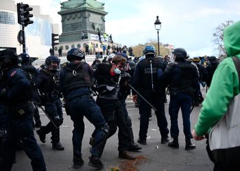 protestas_en_paris.jpg