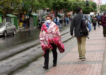 El país supera el millón de casos de resfríos, hay seis departamentos epidémicos. Foto: La Razón