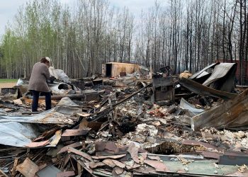 restos_tras_incendio_en_canada.jpg