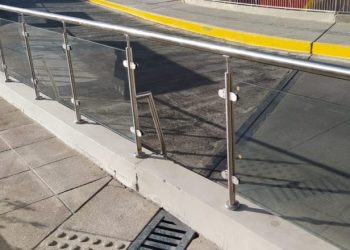 Roban cinco vidrios de la plaza Tejada Sorzano en la primera noche de su inauguración