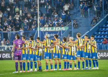 Rosario Central homenajea a Miguel Ángel Russo con triunfo