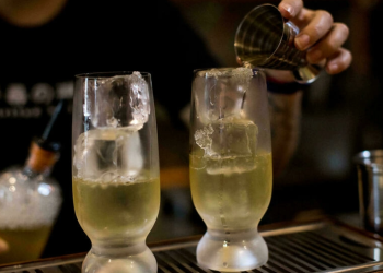 El kratom, una alternativa a las bebidas alcohólicas en Bangkok