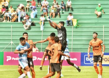 Vaca Díez y Royal Pari igualan en un final polémico