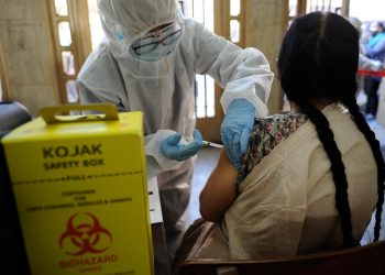 Bolivia confirma que hay acercamientos con Rusia para producir vacunas contra el coronavirus