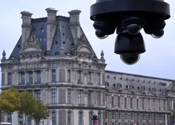 videovigilancia_louvre.jpg