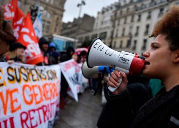 vigilia_antes_de_decision_clave_en_francia.jpg