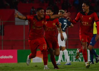Real Tomayapo cae ante Universitario de Vinto en el IV Centenario