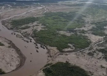 Las aguas inundan propiedades privadas y productivas/Searpi