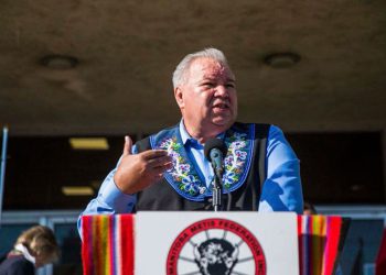 Líder nativo canadiense reclama disculpas del Papa por internados indígenas