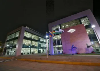 Fiscalía notifica a ejecutivos de YPFB por caso contrabando de gas